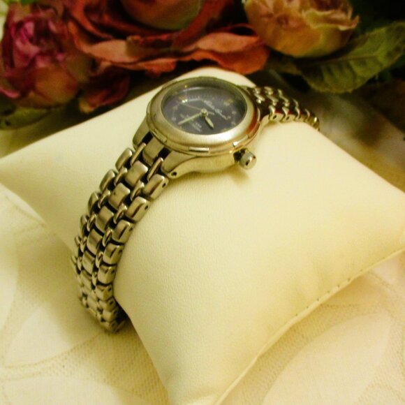 EDDIE BAUER Classic Dress Bracelet Watch ~ VINTAGE Quartz Silver Burgundy Watch - Picture 11 of 13